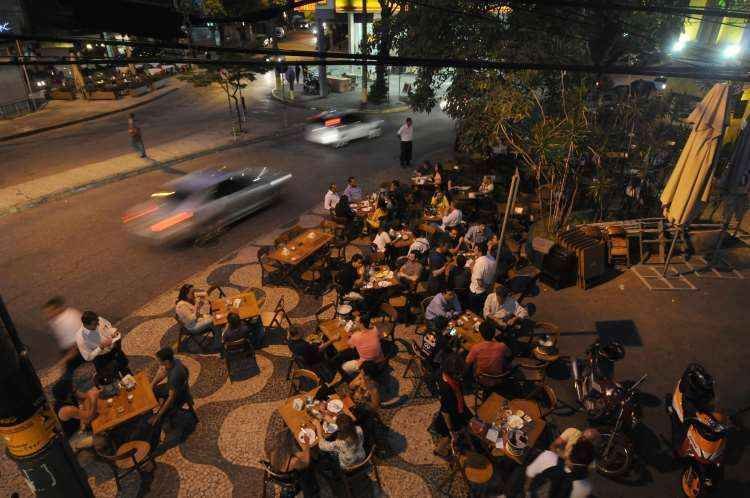 Bares e restaurantes de Lourdes vão fechar mais cedo por causa de assaltos - Tulio Santos/EM/D.A Press