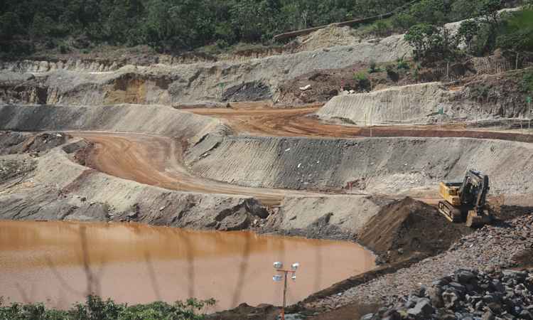 Justiça defere liminar do MP e obriga Samarco a conter vazamento de lama em Bento Rodrigues - Leandro Couri/EM/D.A PRESS