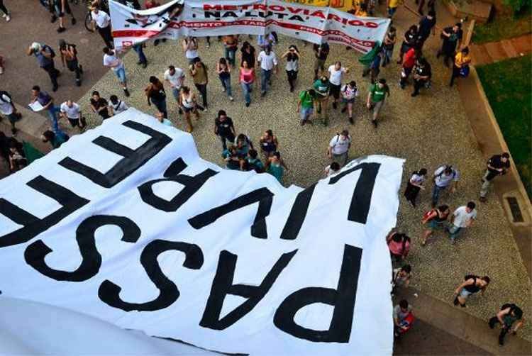 Professor vê influência do Passe Livre em manifestações sobre impeachment - Rovena Rosa/Agência Brasil
