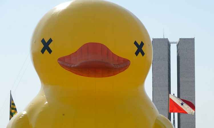 Fiesp paga R$ 150 para ator se vestir de pato - José Cruz/ Agência Brasil (10/01/2015)