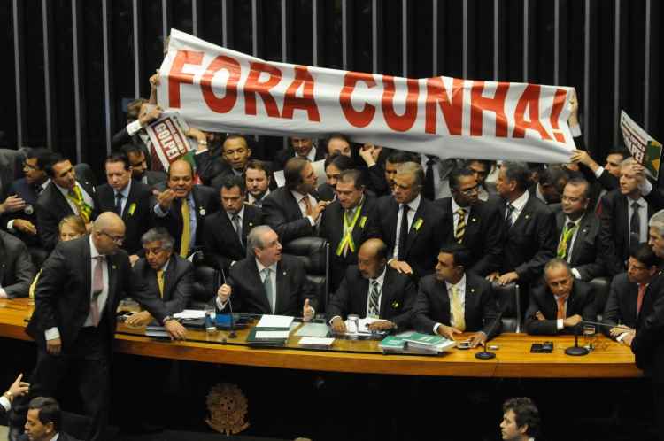 Faixa de 'fora Cunha' abre sessão da Câmara que vota impeachment de Dilma  - Carlos Moura CB DA Press