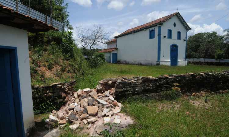 Ladrões tentam arrombar igreja em Bento Rodrigues - Túlio Santos/EM/D.A PRESS
