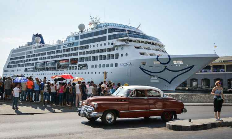 Primeiro cruzeiro entre EUA e Cuba em meio século chega a Havana - AFP/Jorge Beltran