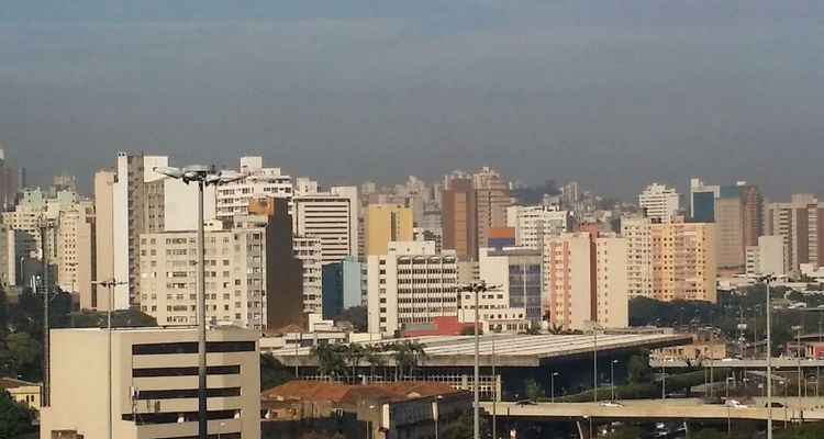 Frente fria pode trazer chuva e queda da temperatura em Minas Gerais - Paulo Filgueiras/EM