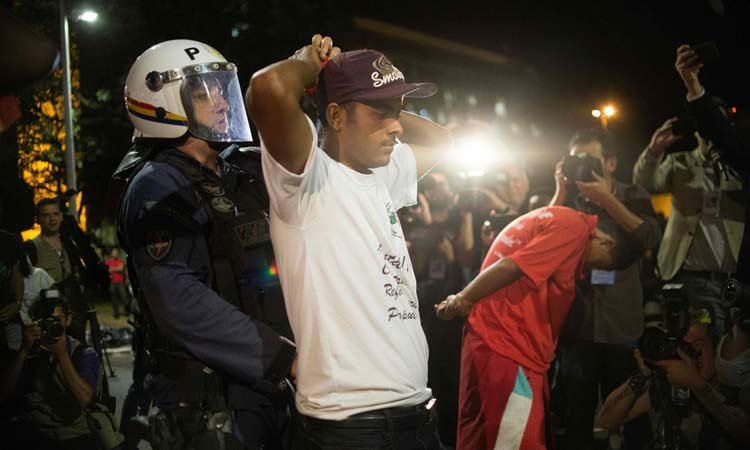 Confusão na Esplanada tem três manifestantes detidos e um ferido - AFP / ANDRESSA ANHOLETE 