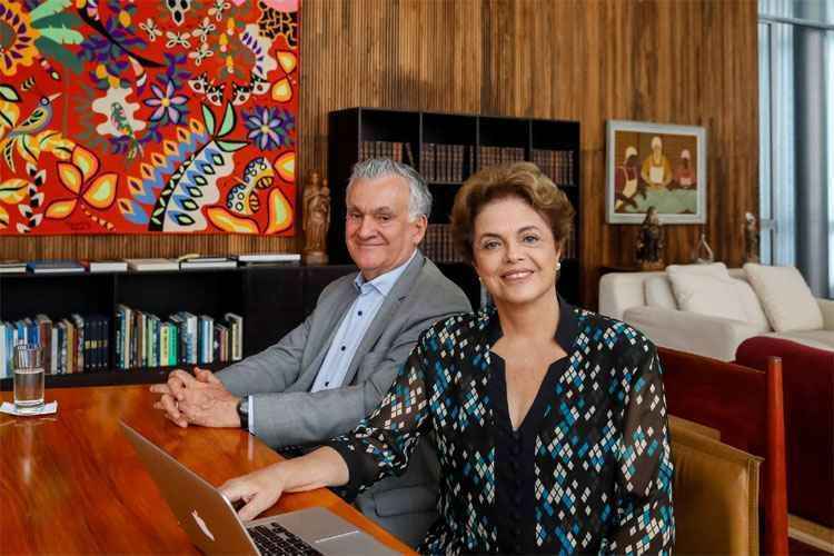 Dilma participa de conversa com internautas sobre cultura - Reprodução/Facebook