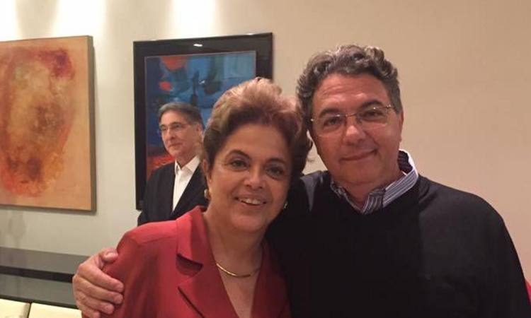 Pimentel recebe Dilma em BH e promete ajuda no processo de impeachment - Reprodução Facebook do secretário Helvécio Magalhães 