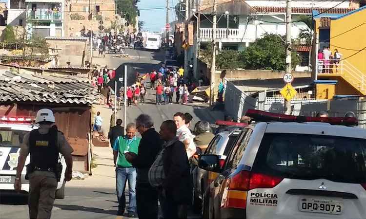 Polícia cumpre reintegração de posse no Bairro Copacabana  - Paulo Filgueiras/EM/DA Press