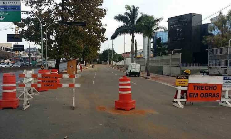 Trecho em obras da Contorno será liberado depois de sete meses fechado - Paulo Filgueiras/EM/D.A PRESS