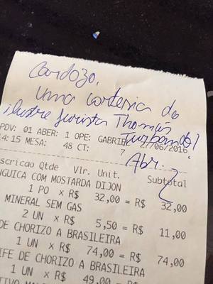 'Thomas Turbando' paga conta de Cardozo em restaurante de Brasília  - Reprodução/Facebook 