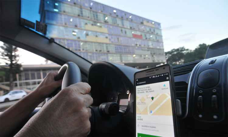 Assalto a Uber em BH provoca clima de insegurança entre os motoristas - Rodrigo Clemente/EM/DA Press - 19/05/2016