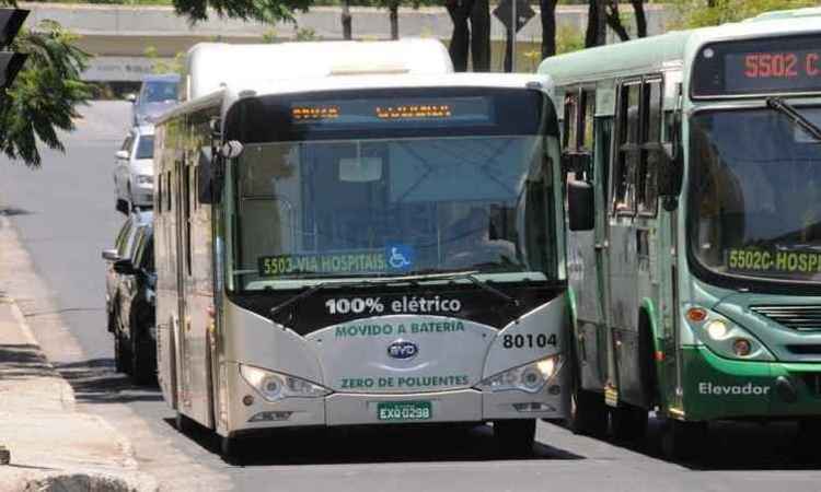 Testes com ônibus elétrico do serviço suplementar começam nesta sexta - Paulo Filgueiras/EM/D.A Press