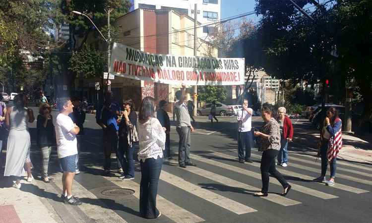 BHTrans suspende obras do Mobicentro na Praça ABC após reunião com moradores - Edésio Ferreira/EM/DA Press