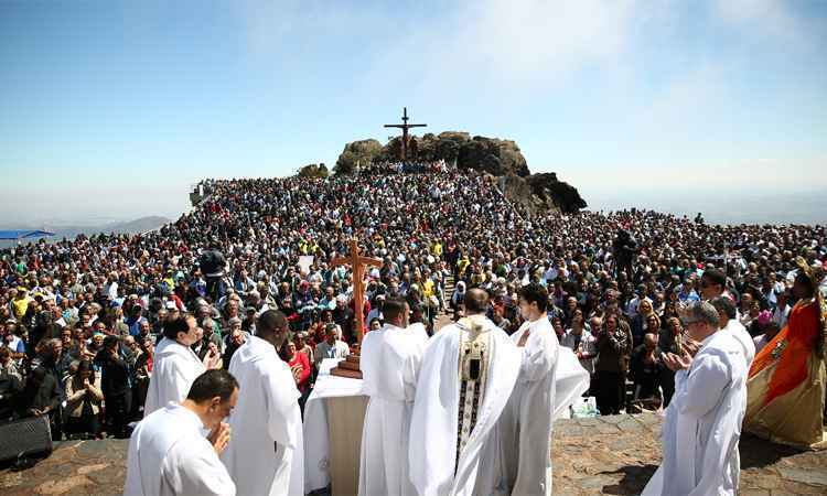 Peregrinação reúne multidão no Santuário Nossa Senhora da Piedade, em Caeté - Marcos Figueiredo / Arquidiocese BH 