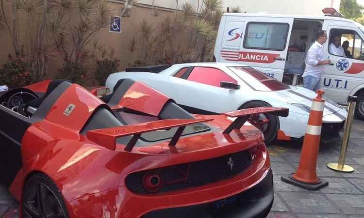 Polícia de BH apreende réplicas de Ferrari e Lamborghini em exposição - Divulgação/Polícia Civil