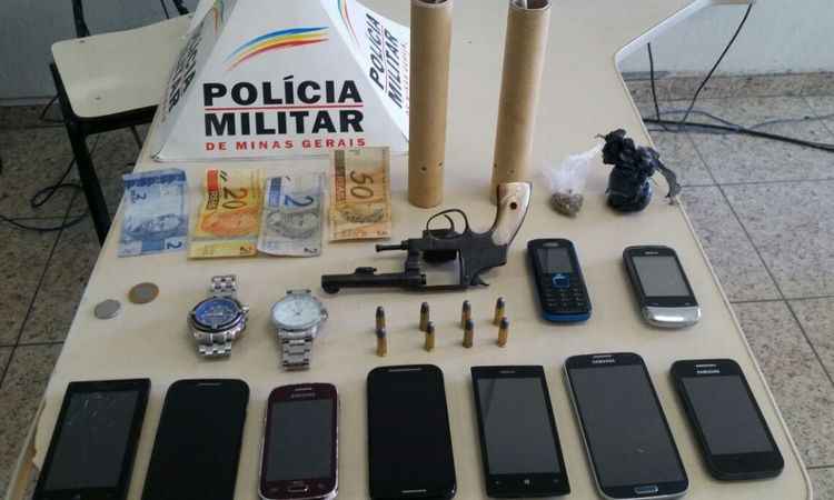 Preso trio suspeito de assaltos a ônibus em Ribeirão das Neves - PMMG/Divulgação