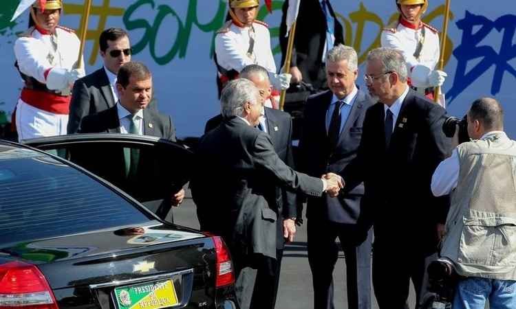 Temer e Marcela desfilam em carro fechado no 7 de Setembro em Brasília - Wilson Dias/Agência Brasil