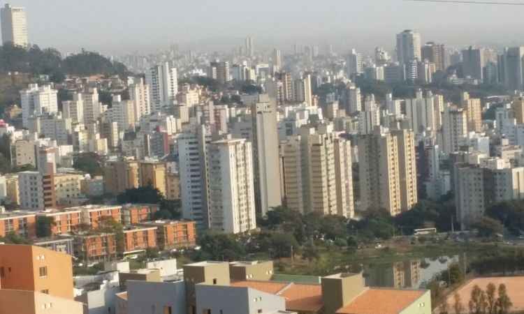 BH pode superar nesta quinta-feira a maior temperatura do ano registrada ontem  - Jair Amaral//EM/D.A.Press