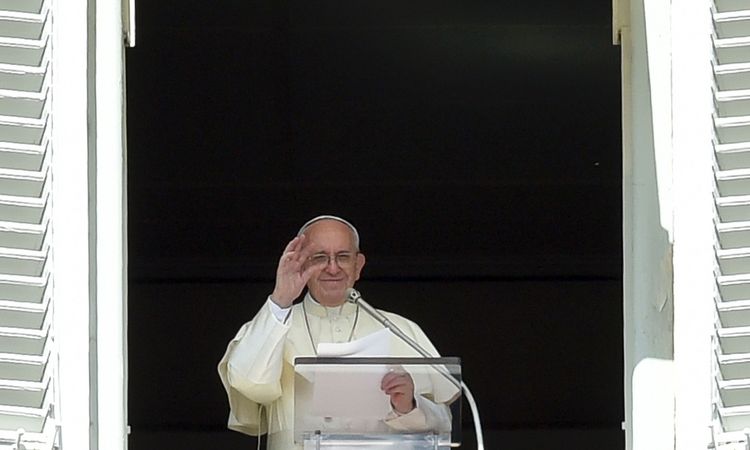 Papa se reunirá com outros líderes religiosos e pede a todos orações pela paz - ANDREAS SOLARO/AFP 