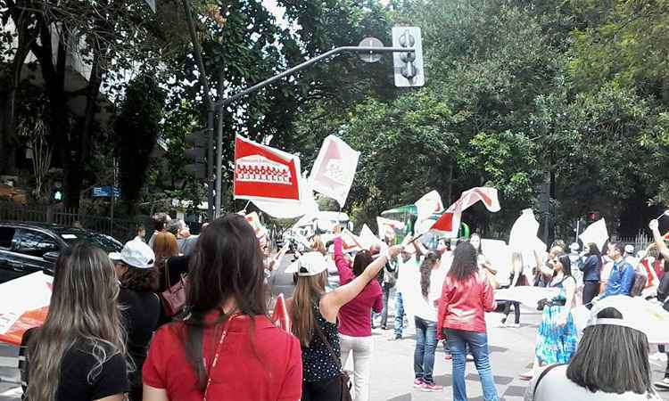 Protesto de servidores do Ipsemg complica o trânsito na área hospitalar de BH - Sisipsemg/Divulgação