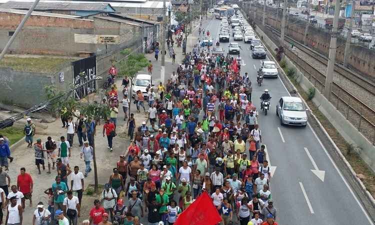 Passeata contra despejo de ocupações na Região do Isidoro complica trânsito em BH - Paulo Filgueiras /EM/DA Press 