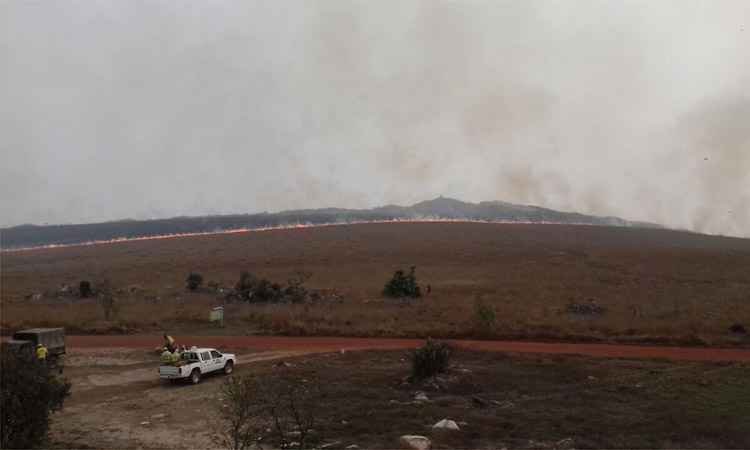 Incêndio atinge Parque Nacional da Serra da Canastra - Parque Nacional da Serra da Canastra/ICMBio