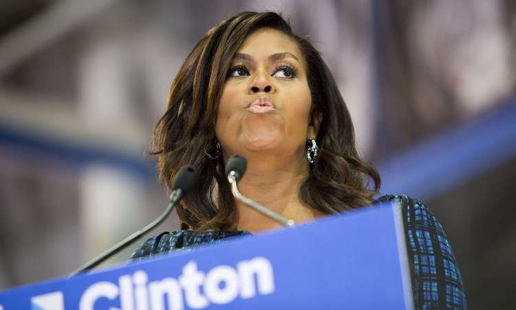 Professora é demitida ao chamar Michelle Obama de 'gorila' no Facebook  - Jessica Kourkounis/AFP