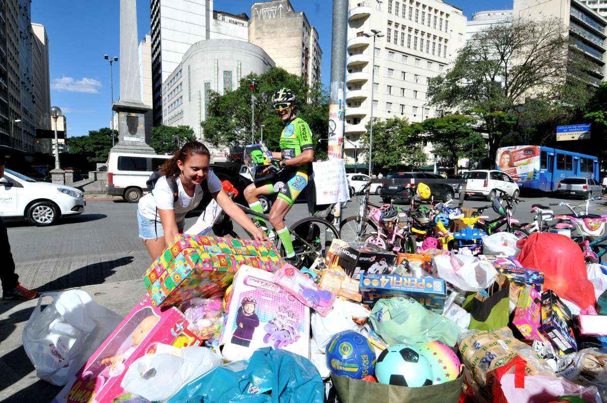 Iniciativas coletivas e individuais arrecadam brinquedos para o Dia das Crianças - Ramon Lisboa/EM.D.A Press