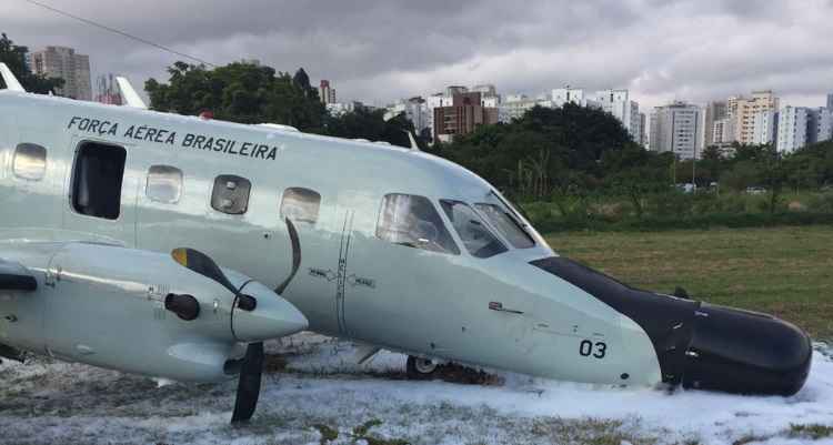 Avião da FAB sai da pista em dia de evento aberto ao público em São Paulo - Divulgação