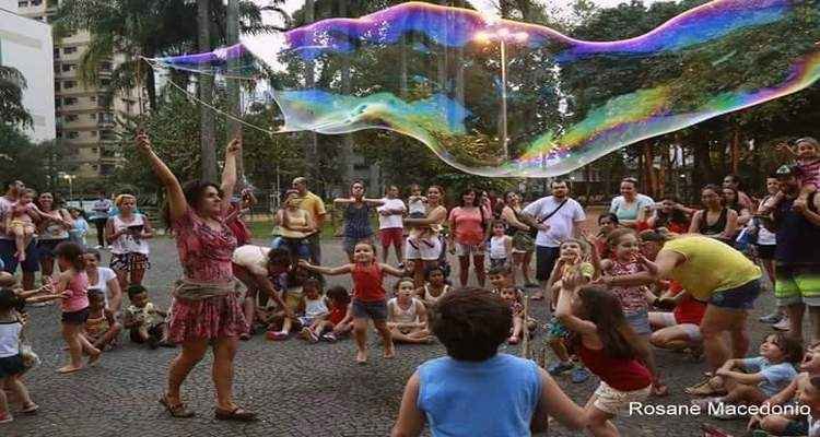 Circuito de Bolhas Gigantes chega a Belo Horizonte - Show de Bolhas/Reprodução Facebook