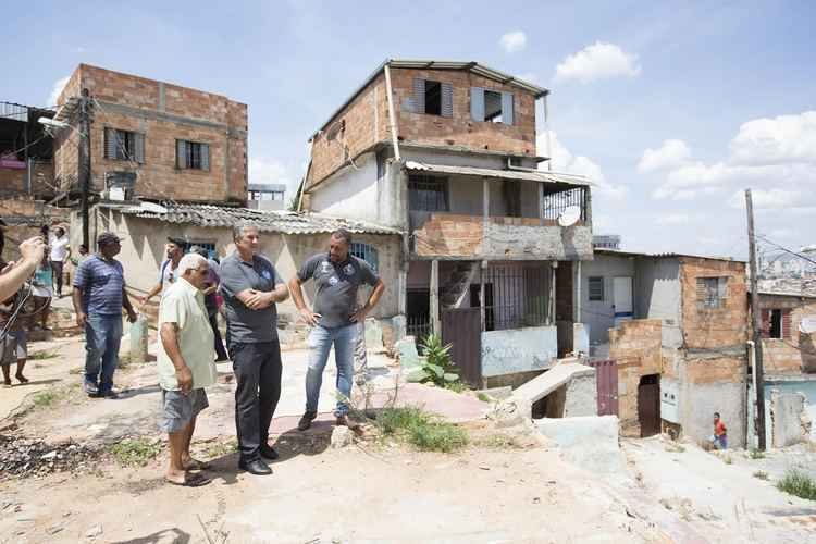 João Leite visita obras paradas e promete acelerar Orçamento Participativo  - Hugo Cordeiro/Nitro