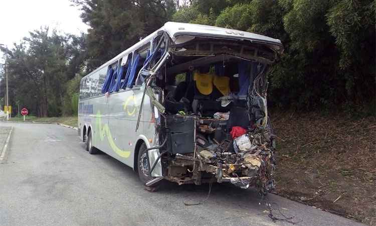 Acidentes com ônibus já mataram 16 pessoas nas BRs de Minas em 2016 - Corpo de Bombeiros/Divulgação