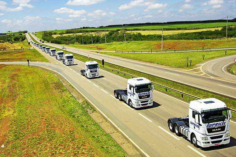 Leasing operacional: MAN Latin America entrega 30 caminhões TGX ao Grupo Supricel - Dino