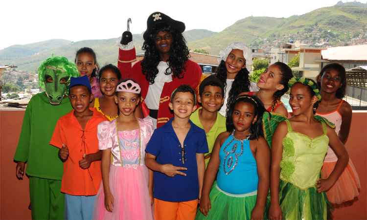 Adolescentes de projeto social de BH viram estrelas na peça Peter Pan - Euler Júnior/EM/DA Press
