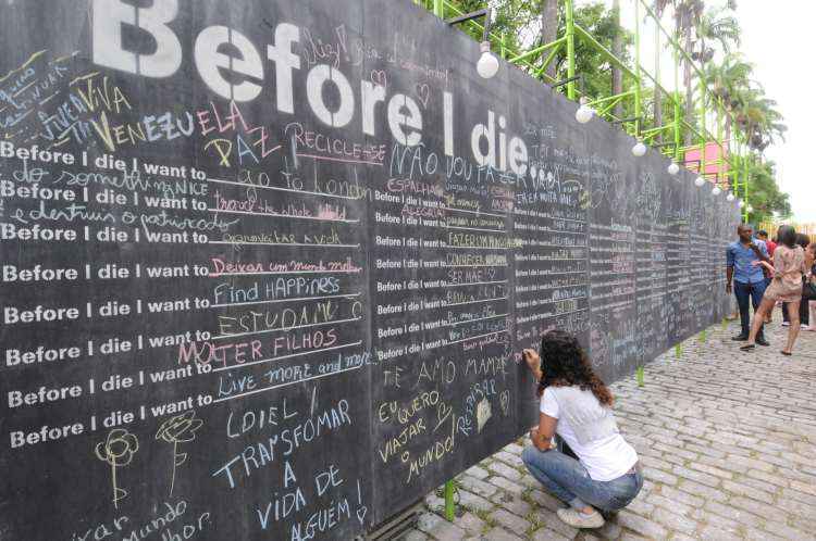 Painéis instalados na Praça da Liberdade conquistam corações - Marcos Vieira/EM/D.A Press. 