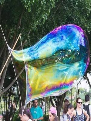 Encontro de bolhas de sabão gigantes de BH reúne famílias inteiras na Praça do Papa - Divulgação/facebook