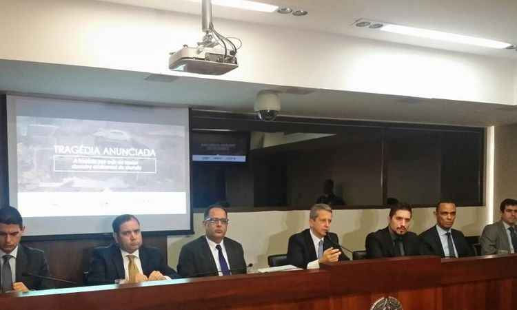 MP pede que Justiça proíba barragens como a de Fundão em Minas - Paulo Filgueiras/EM/D.A PRESS