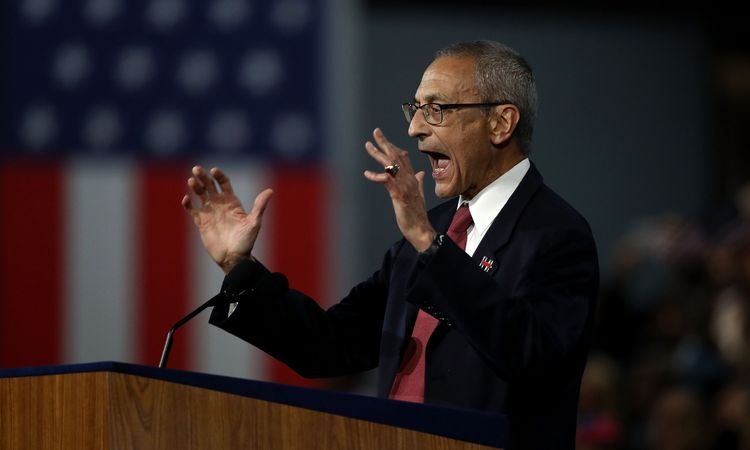Hillary não se pronunciará até fim da apuração, diz chefe de campanha - WIN MCNAMEE 