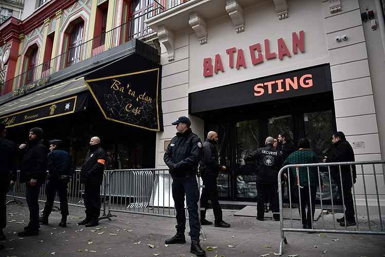 Um ano após atentados, Bataclan renasce ao som de Sting - PHILIPPE LOPEZ