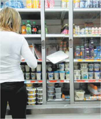 Iogurte e embutidos recuperam espaço no carrinho de compras do brasileiro - Beto Novaes/EM/D.A PRESS  