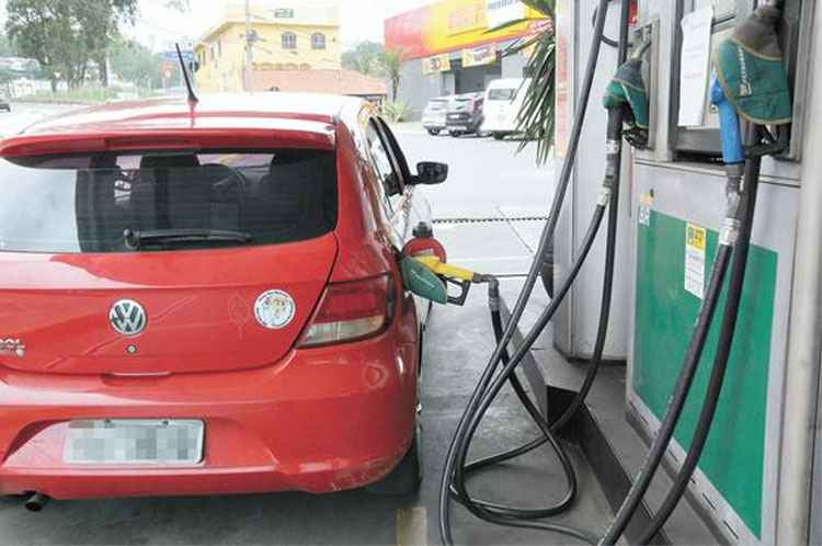 Reduções no preço da gasolina não beneficiaram o consumidor - Cristina Horta/EM/D.A Press 