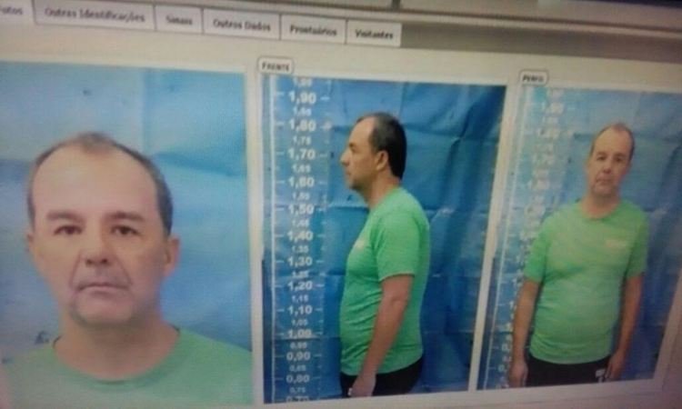 Imagem mostra Sergio Cabral com uniforme de presidiário e cabelos cortados  - Reprodução/Internet 
