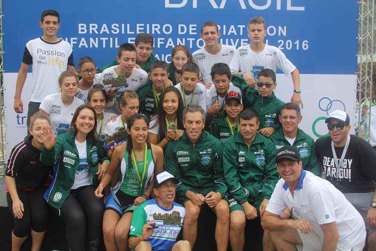 Paraná lapida futuros olímpicos com Escolinha de Triathlon Formando Campeões 
 - Dino