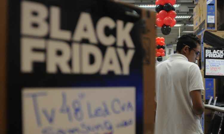 Black Friday: Anúncio enganoso deve ser cumprido - Túlio Santos/EM/DA Press