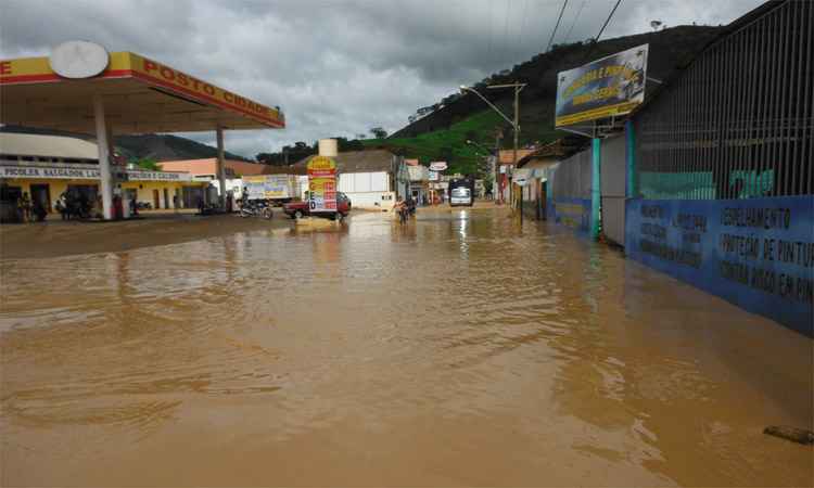 Região do Rio Doce volta a sofrer com inundações - Coordenadoria de Defesa Civil de Mantena/Divulgação
