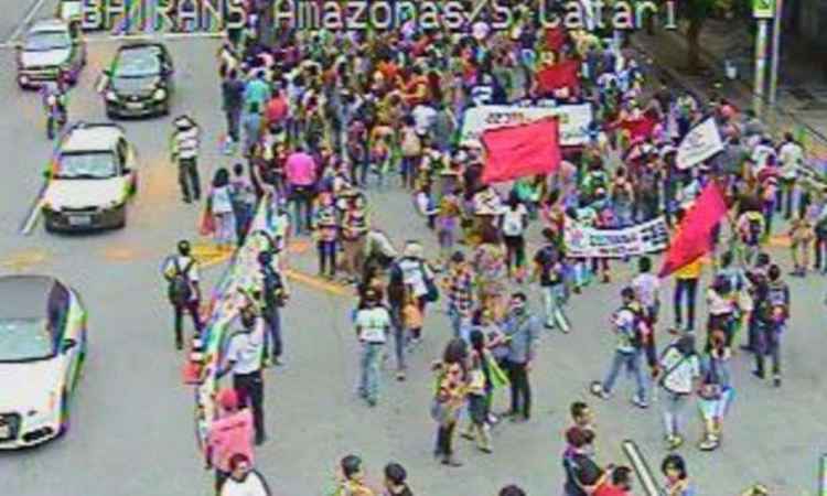 Manifestantes contrários à PEC 55 fazem protesto no Centro de BH  - Reprodução/BHTrans 