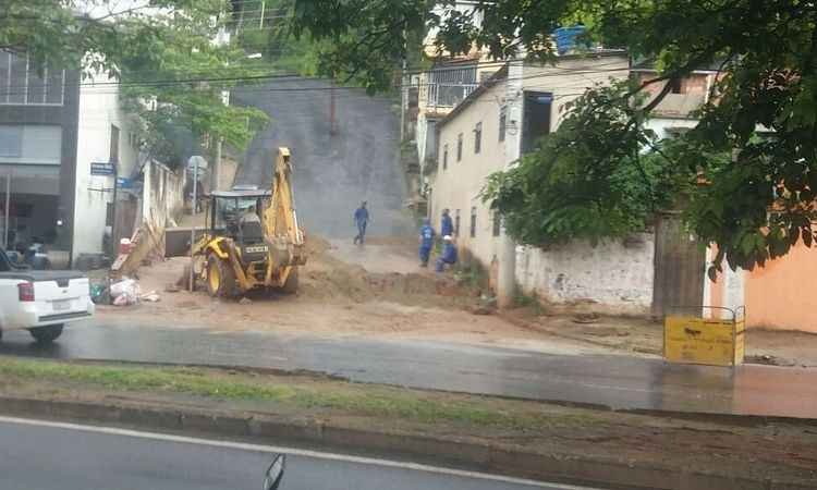 Vazamento de água no Bairro Jardim América prejudica abastecimento na região - Denis Mauro da Silva Xavier/Divulgação 