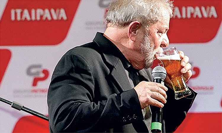 Dono de cervejaria pagou para que Lula fizesse propaganda da marca em evento - Ricardo Fernandes/DP/D.A Press