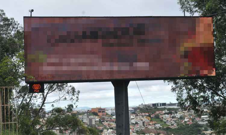 Outdoors eletrônicos burlam regra em Belo Horizonte - Jair Amaral/EM/DA Press 