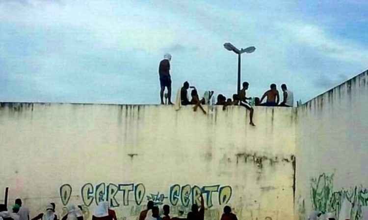 Rebelião em presídio de Natal chega ao fim após 14 horas e 10 mortes - Divulgação/PM